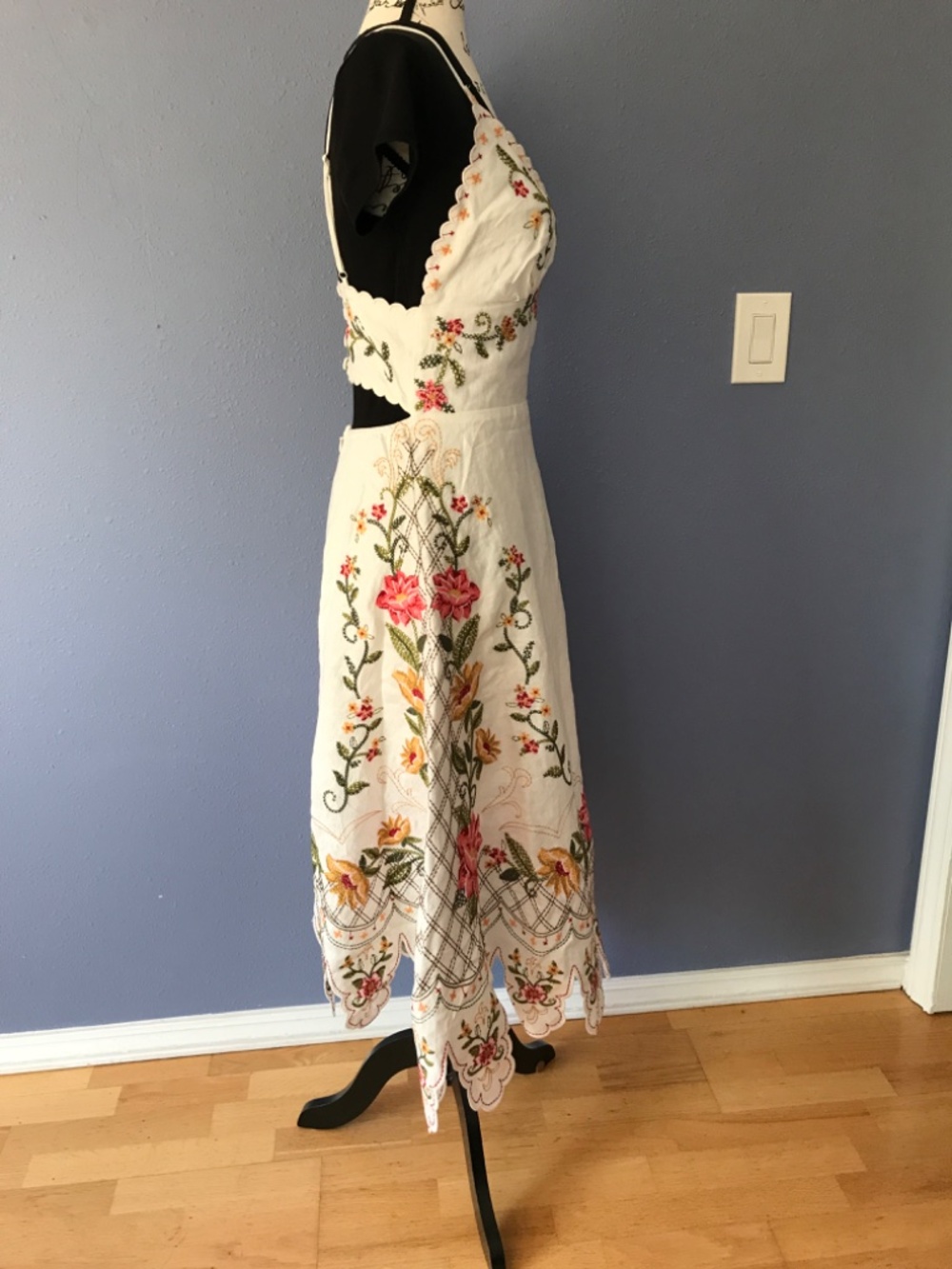 Embroidered Farm Rio Midi Dress Size S - Picture 9 of 16